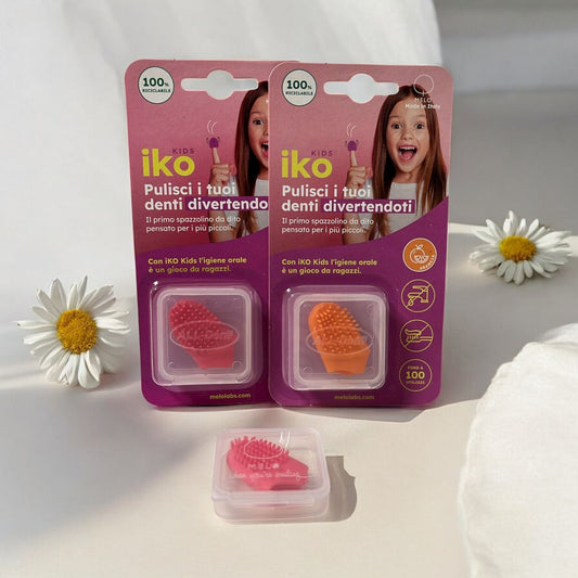 2 IKO Kids Lo spazzolino da dito per bambini, senza acqua né dentifricio.